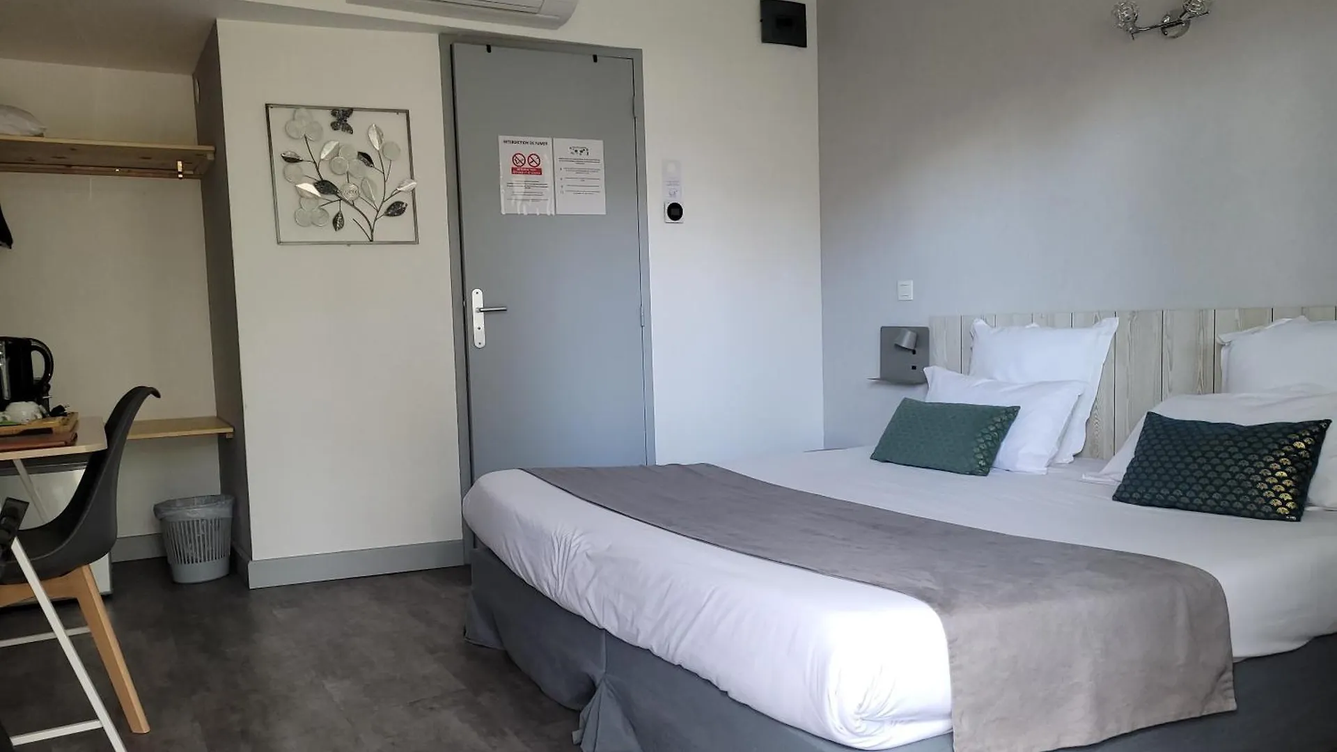 Hotel Le Vanséen Les Vans 3*,